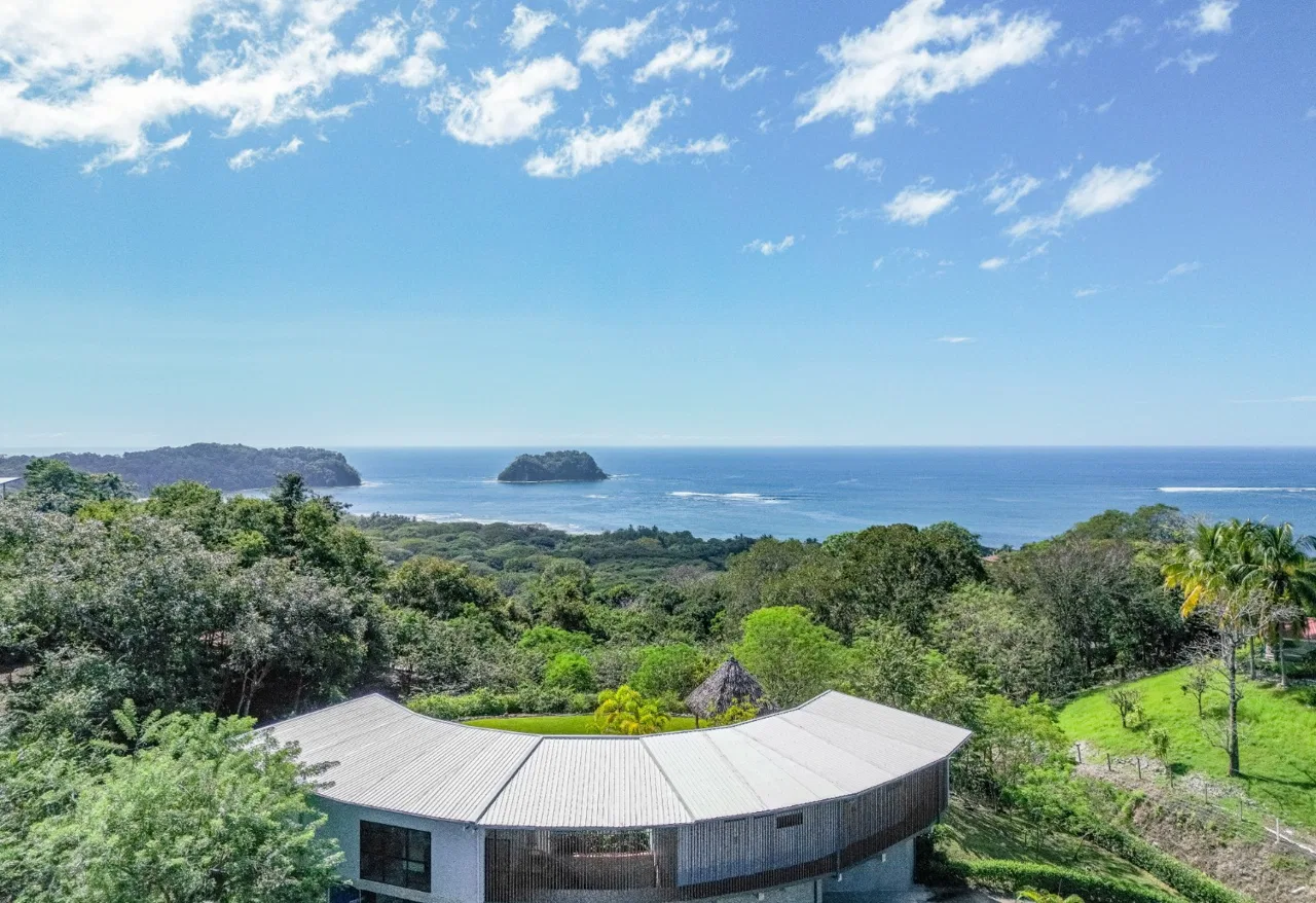 Luxury Estate on 1.35 Acres - Modern Design, Breathtaking Views, Samara area
