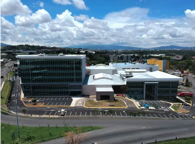 Cronos Plaza es un proyecto comercial desarrollado en una de las zonas de mayor crecimiento inmobiliario en Pinares de Curridabat. Se encuentra a tan solo 20 minutos del centro de San ..., photo 2