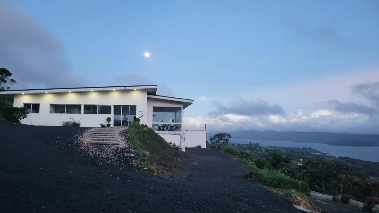 Architectural Mountain Hospitality Estate with Six Private Villas, Indoor Pool &amp; Panoramic Lake Arenal Views, photo 12