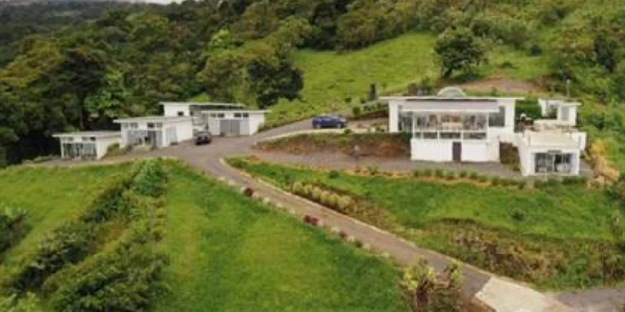 Architectural Mountain Hospitality Estate with Six Private Villas, Indoor Pool &amp; Panoramic Lake Arenal Views, photo 9