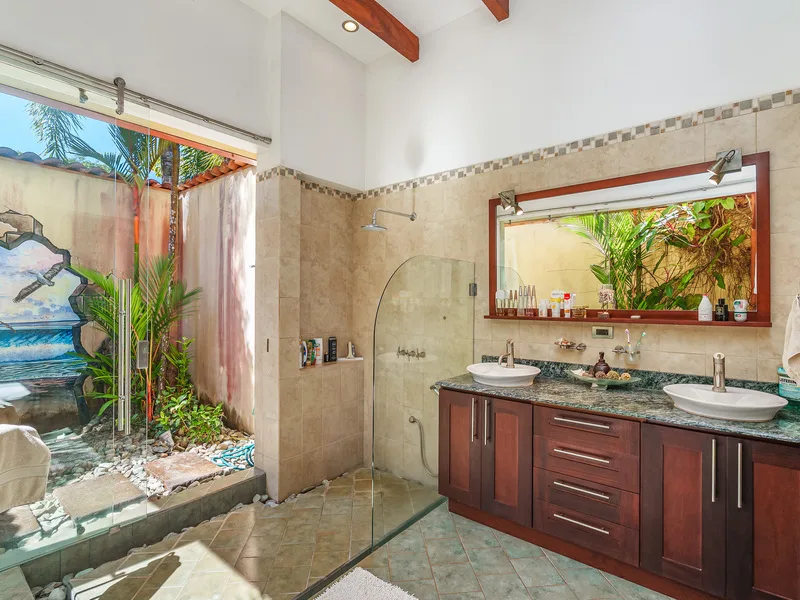 7 Bed Single Family Homes For Sale in Playa Negra, photo 12