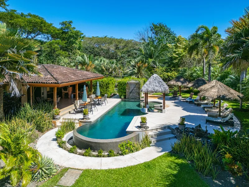 7 Bed Single Family Homes For Sale in Playa Negra, photo 5
