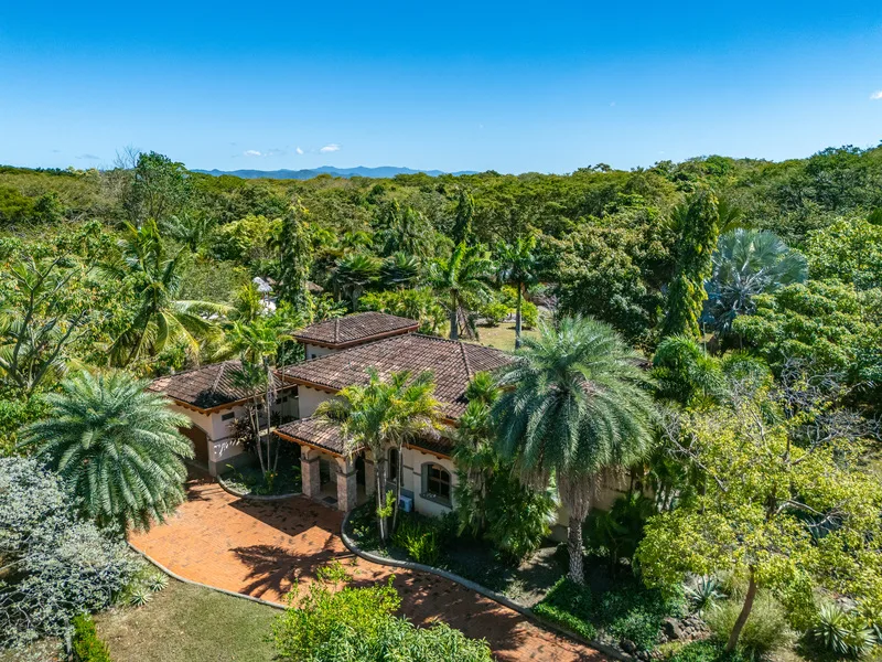 7 Bed Single Family Homes For Sale in Playa Negra, photo 6