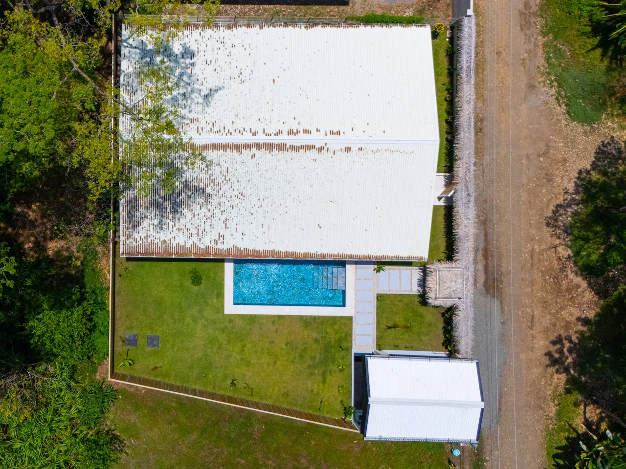LUXURY PROPERTY WITH THREE BEDROOMS NEAR TO THE TOWN, IN BAHIA BALLENA – 0.15 ACRES, photo 3