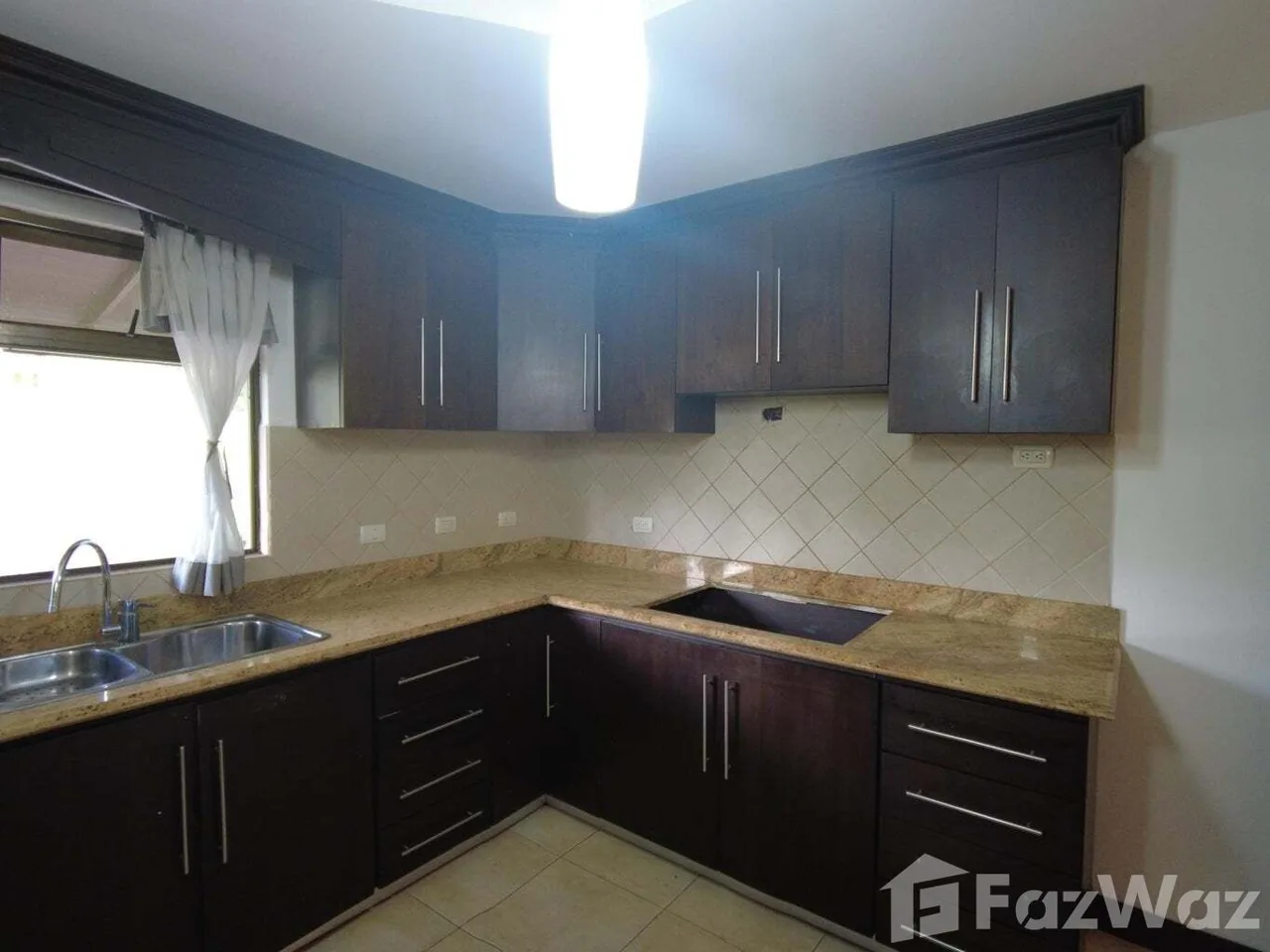 4 Bedroom House for Sale at Goicochea for $460,000, photo 10