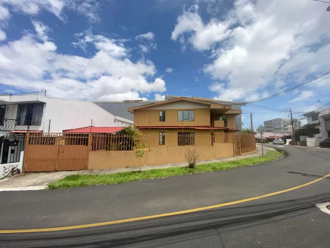 House for Sale in Los Yoses Sur, Zapote 6053