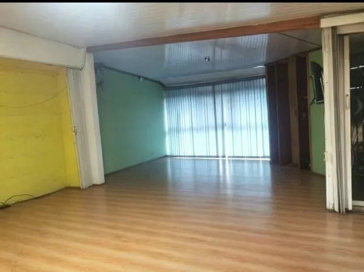 OPORTUNIDAD EN ESQUINA - 150m² EN PUNTO DE ORO!Se alquila amplio local esquinero de 50m² en primera planta + 100m² en segunda planta, para un total de 150m².Ubicado en punto 100% ..., photo 2