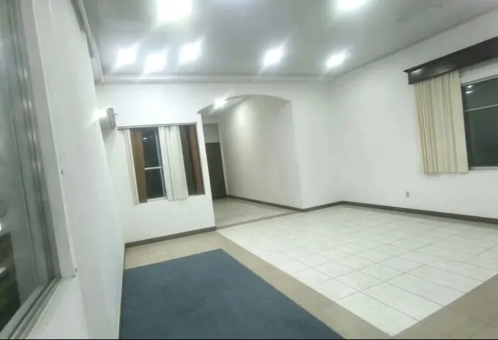 OPORTUNIDAD EN ESQUINA - 150m² EN PUNTO DE ORO!Se alquila amplio local esquinero de 50m² en primera planta + 100m² en segunda planta, para un total de 150m².Ubicado en punto 100% ..., photo 4
