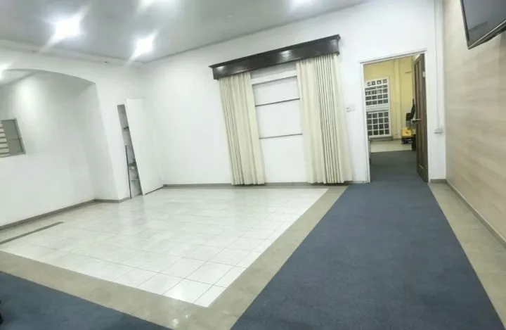 OPORTUNIDAD EN ESQUINA - 150m² EN PUNTO DE ORO!Se alquila amplio local esquinero de 50m² en primera planta + 100m² en segunda planta, para un total de 150m².Ubicado en punto 100% ..., photo 5