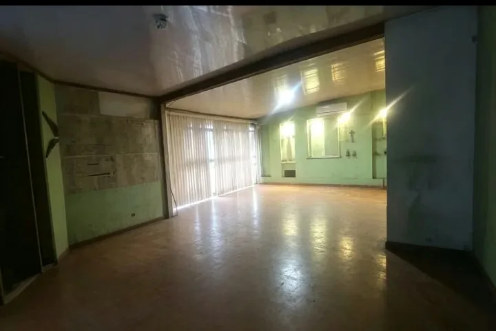 OPORTUNIDAD EN ESQUINA - 150m² EN PUNTO DE ORO!Se alquila amplio local esquinero de 50m² en primera planta + 100m² en segunda planta, para un total de 150m².Ubicado en punto 100% ..., photo 7