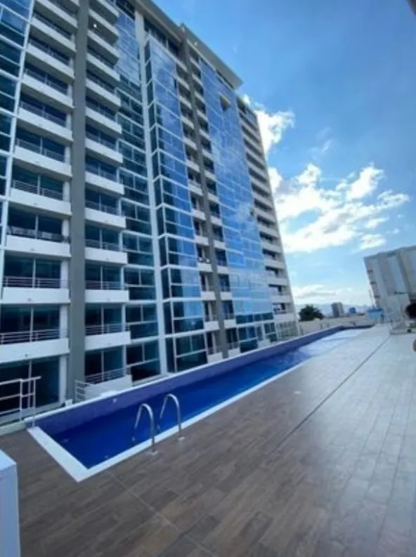Discover the elegance and comfort of this spectacular apartment in Los Yoses, San José! This luxury property, with a private area, has an optimized distribution that includes 1 cozy ...