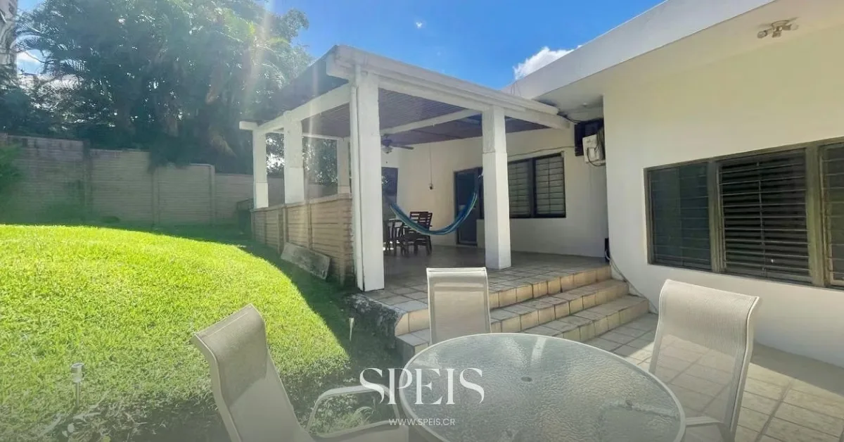 Una amplia propiedad con espacios versátiles y una distribución funcional, ideal para oficina o casa de habitación. Cuenta con amplias áreas sociales, terrazas, jardines y una ..., photo 11