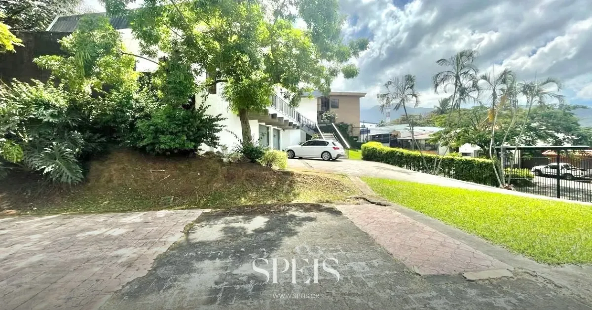 Una amplia propiedad con espacios versátiles y una distribución funcional, ideal para oficina o casa de habitación. Cuenta con amplias áreas sociales, terrazas, jardines y una ..., photo 14