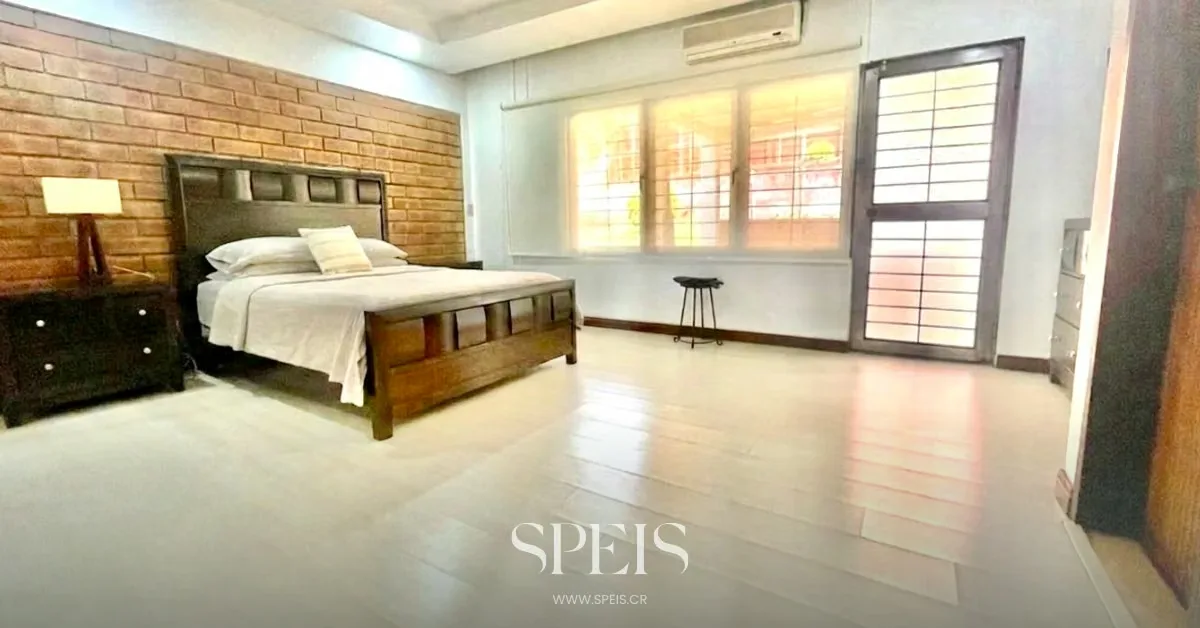 Una amplia propiedad con espacios versátiles y una distribución funcional, ideal para oficina o casa de habitación. Cuenta con amplias áreas sociales, terrazas, jardines y una ..., photo 7