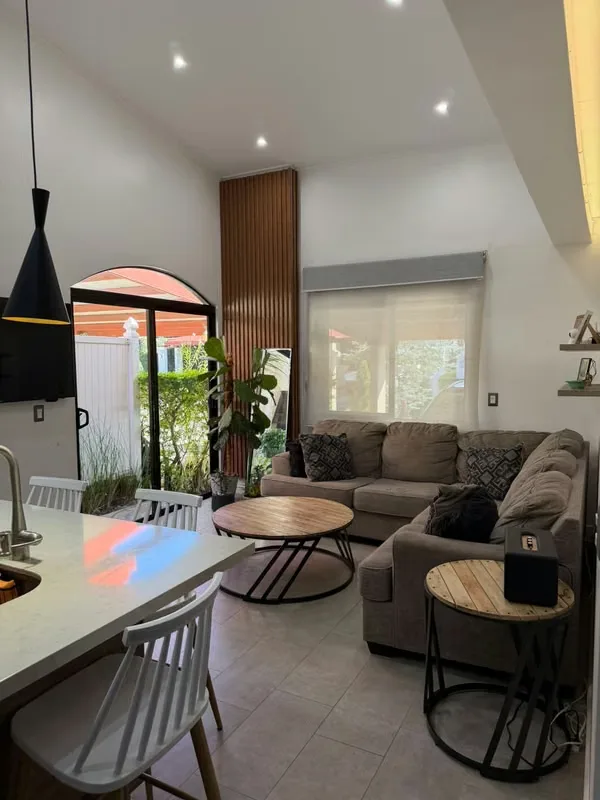 For sale: 1-story house in the Vila del Sendero condominium, Santa Lucía, Barva. Recently fully renovated; includes a pa, photo 2