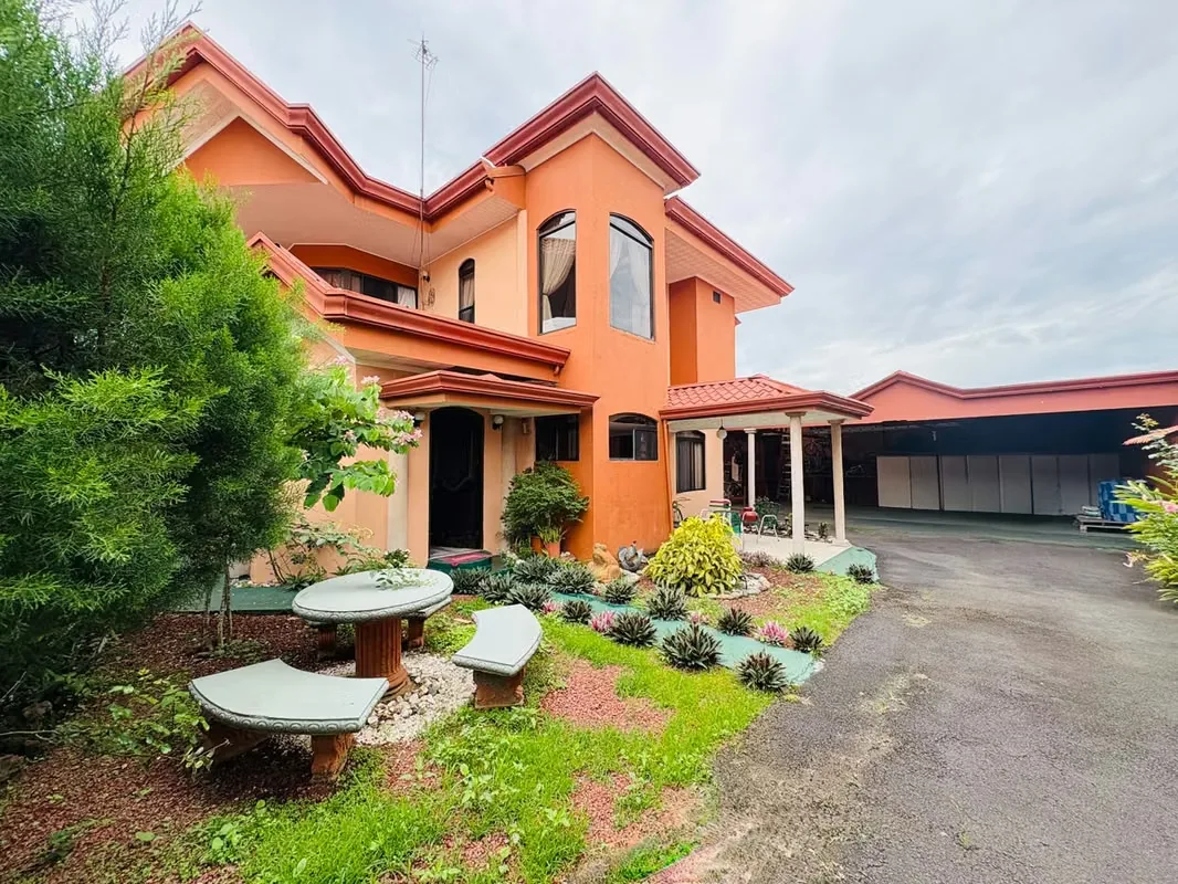 HOUSE WITH LARGE LOT FOR SALE, ALAJUELA, GRECIA, RESIDENTIAL