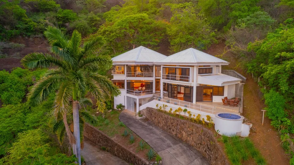 Laguna Vista | Close-Up Sunset Ocean Views, Playas del Coco