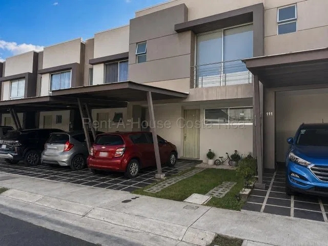 Venta de Casa en San Rafael-Santiago, Heredia. RAH 27-488 - Venta en San Rafael