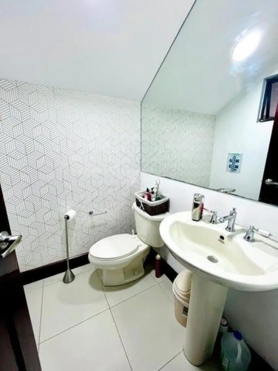 En venta hermosa casa multiples niveles en Santa Ana - Venta en Santa Ana, photo 11