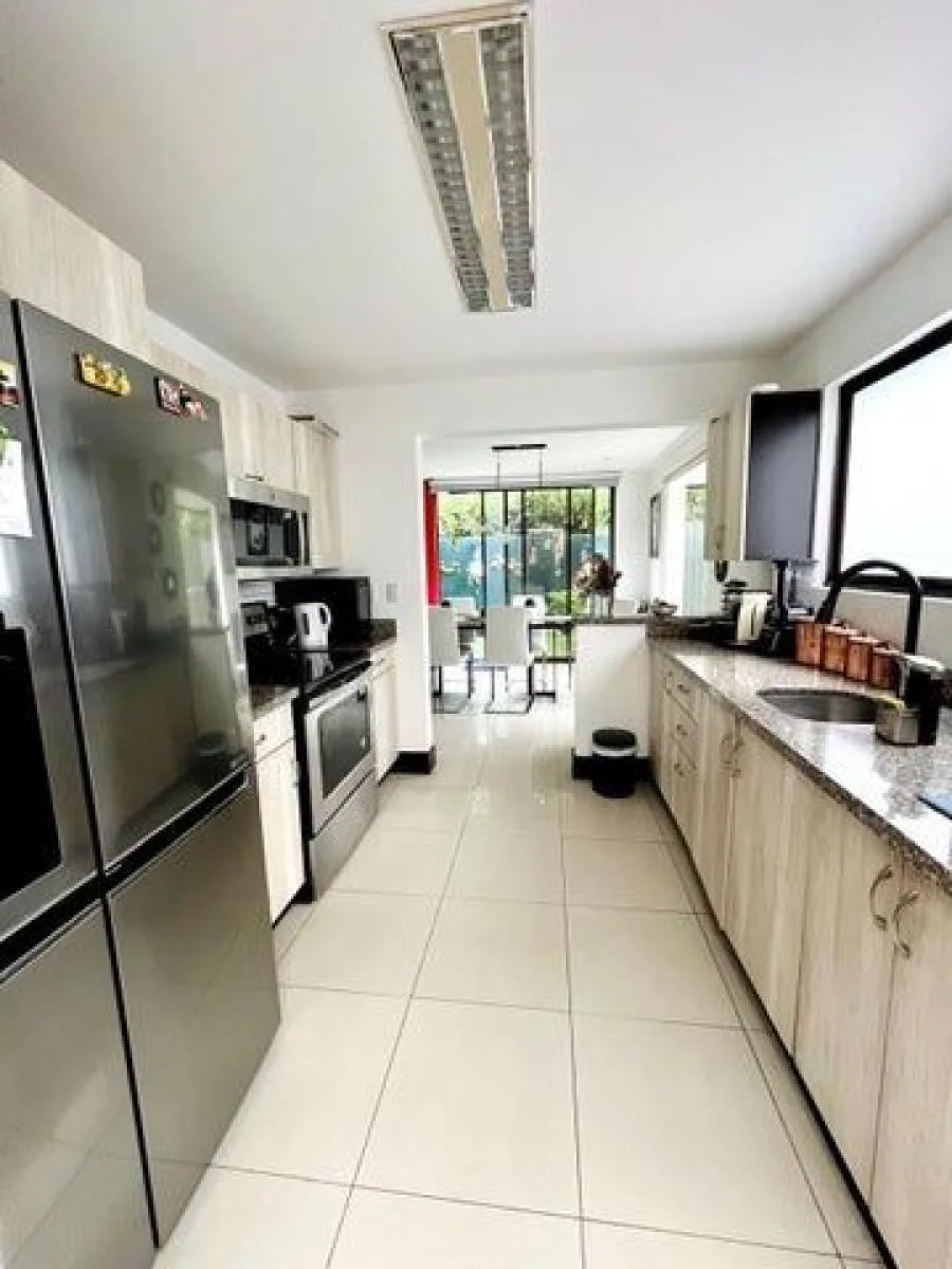 En venta hermosa casa multiples niveles en Santa Ana - Venta en Santa Ana, photo 6