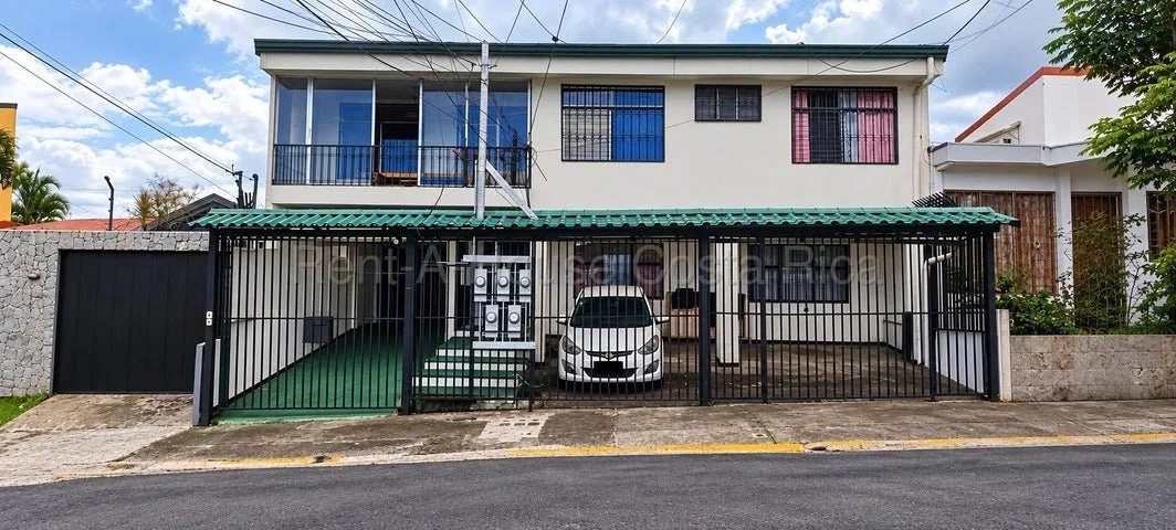 Venta de Propiedad con 5 apartamentos en Barrio Los Sauces de San Fco Dos Ríos. RAH 27-809 - Venta en San Francisco de Dos Ríos