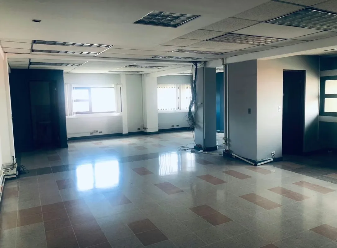 Ubicación privilegiada en Barrio Escalante, en el corazón de la zona gastronómica y de oficinas más exclusiva de San José. Eskina Escalante ofrece un entorno seguro, con alta ...