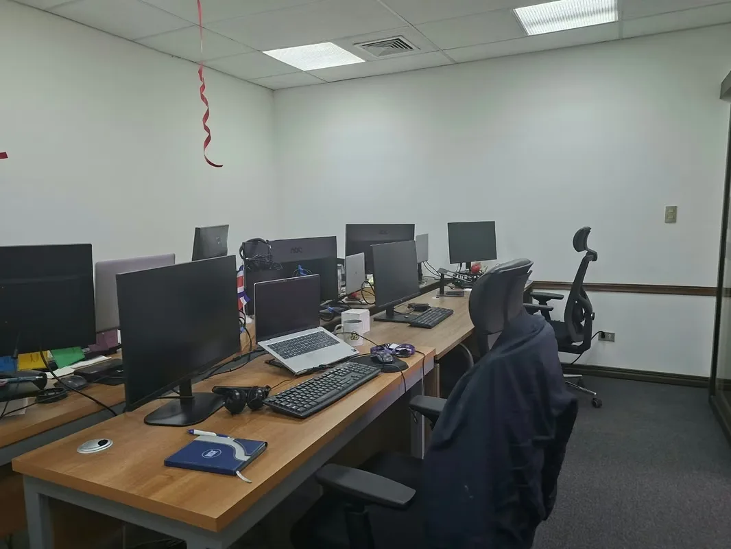 Oficina de 89m² con todo incluido en barrio Don Bosco: seguridad, parqueos y lista para trabajar., photo 11