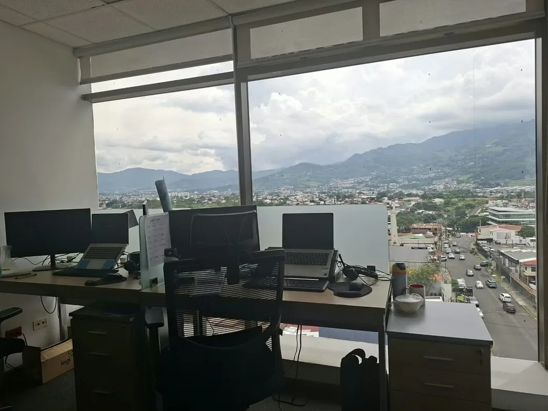 Oficina de 89m² con todo incluido en barrio Don Bosco: seguridad, parqueos y lista para trabajar., photo 5