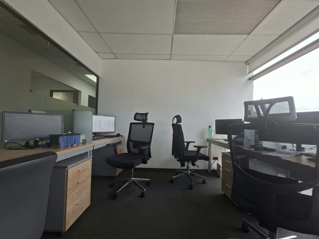 Oficina de 89m² con todo incluido en barrio Don Bosco: seguridad, parqueos y lista para trabajar., photo 8