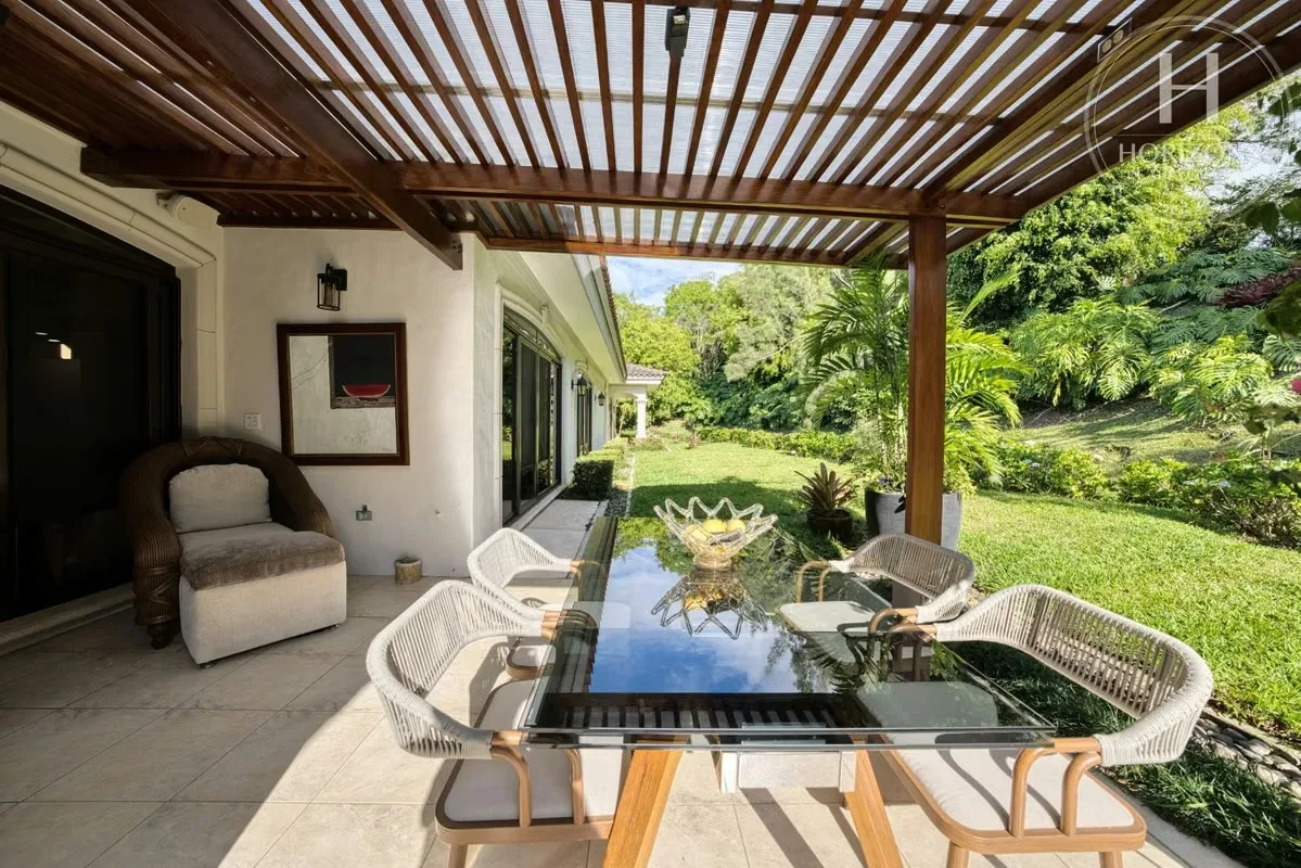 Terreno de 2.971 m² – Construcción aprox. 500 m² – Casa de una planta – 4 habitaciones – 6 baños – Cochera techada para 4 vehículos – Cuarto de servicio completo – ..., photo 11