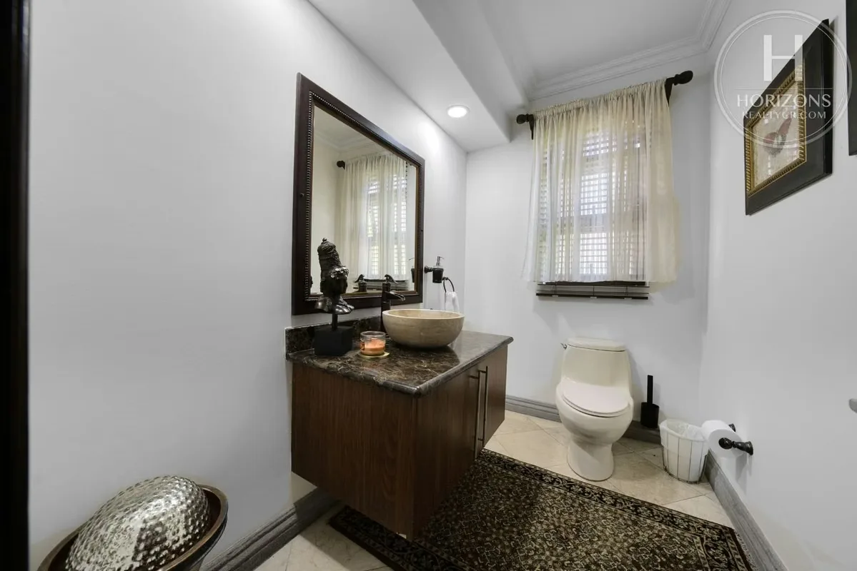 Terreno de 2.971 m² – Construcción aprox. 500 m² – Casa de una planta – 4 habitaciones – 6 baños – Cochera techada para 4 vehículos – Cuarto de servicio completo – ..., photo 12