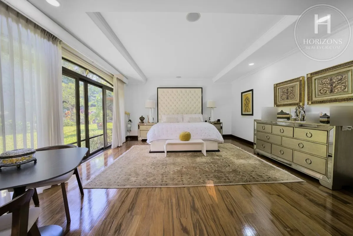 Terreno de 2.971 m² – Construcción aprox. 500 m² – Casa de una planta – 4 habitaciones – 6 baños – Cochera techada para 4 vehículos – Cuarto de servicio completo – ..., photo 13