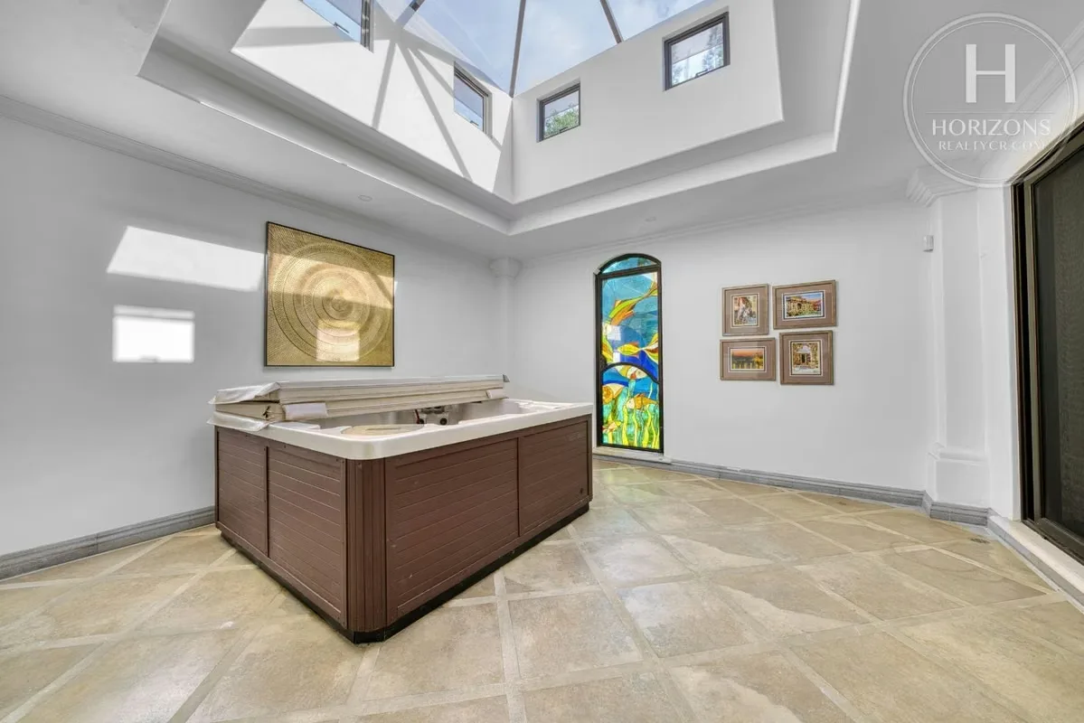 Terreno de 2.971 m² – Construcción aprox. 500 m² – Casa de una planta – 4 habitaciones – 6 baños – Cochera techada para 4 vehículos – Cuarto de servicio completo – ..., photo 14