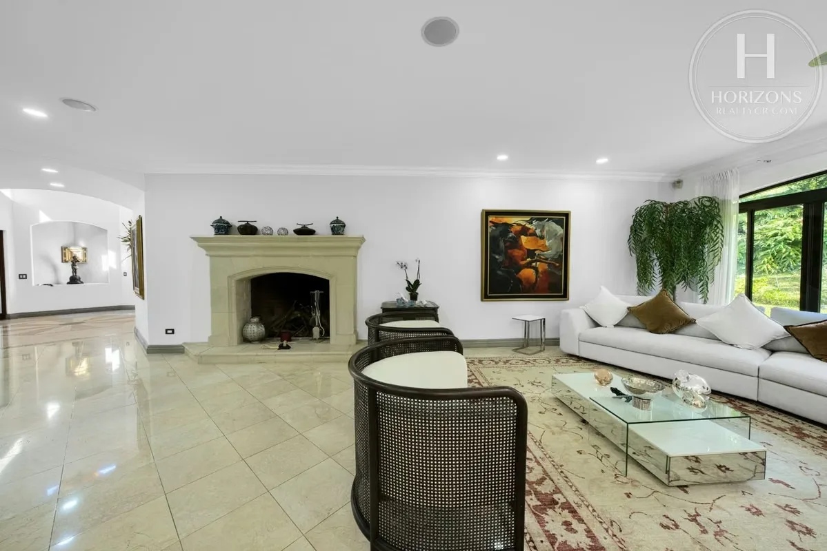 Terreno de 2.971 m² – Construcción aprox. 500 m² – Casa de una planta – 4 habitaciones – 6 baños – Cochera techada para 4 vehículos – Cuarto de servicio completo – ..., photo 6