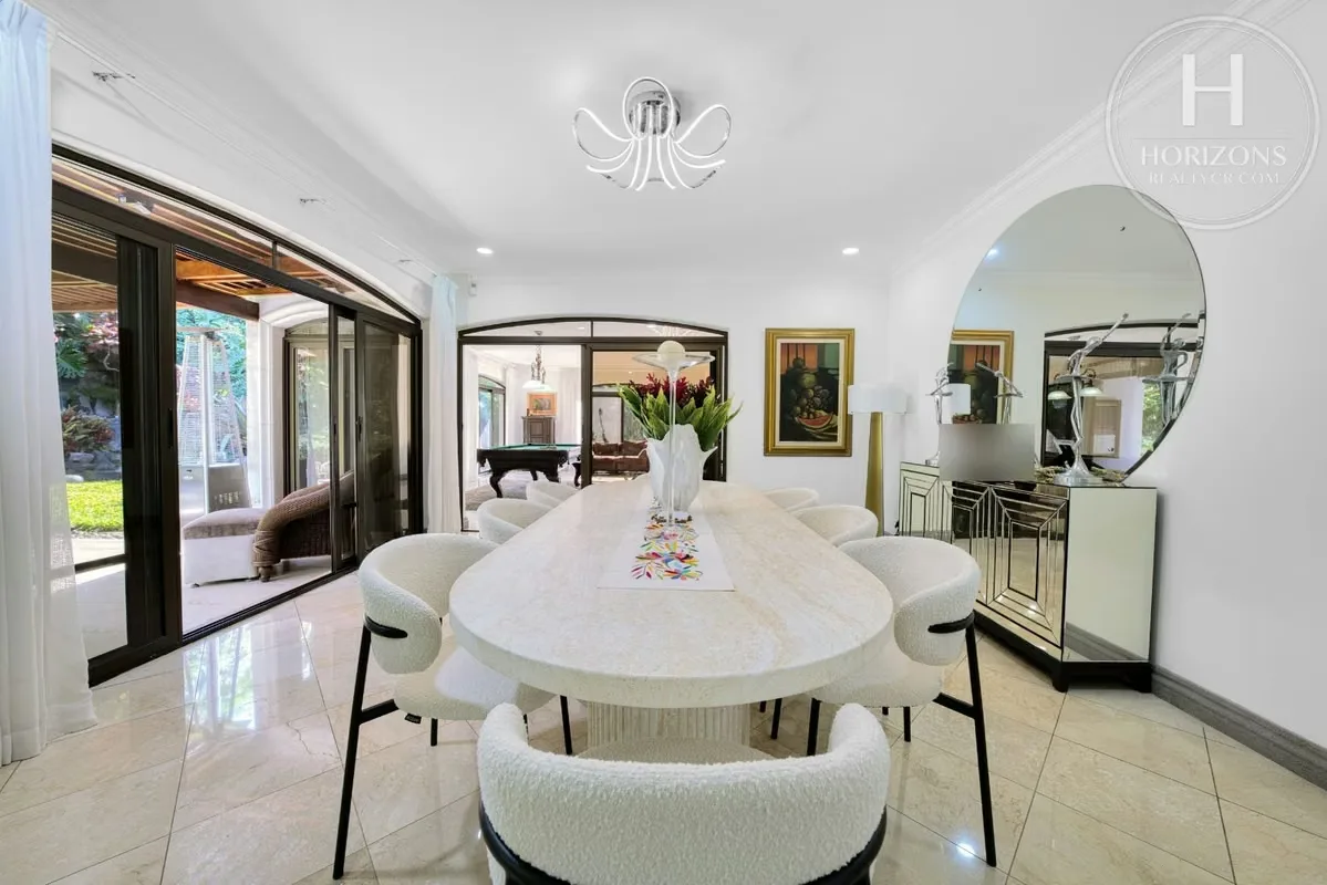 Terreno de 2.971 m² – Construcción aprox. 500 m² – Casa de una planta – 4 habitaciones – 6 baños – Cochera techada para 4 vehículos – Cuarto de servicio completo – ..., photo 7