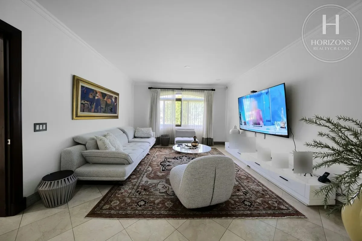 Terreno de 2.971 m² – Construcción aprox. 500 m² – Casa de una planta – 4 habitaciones – 6 baños – Cochera techada para 4 vehículos – Cuarto de servicio completo – ..., photo 10