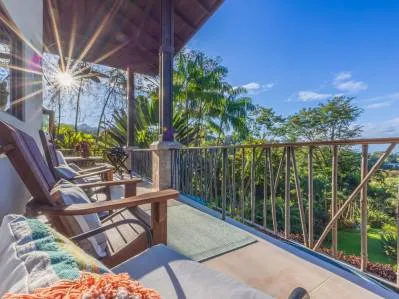 LUXURIOUS COASTAL RETREAT WITH OCEAN VIEWS, photo 5