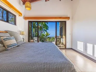 LUXURIOUS COASTAL RETREAT WITH OCEAN VIEWS, photo 10