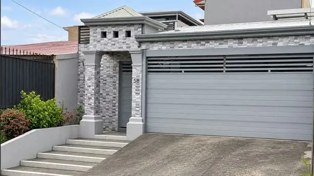 Tenemos en venta esta hermosa casa de estilo contemporáneo, de UN NIVEL, es ideal para su familia, ubicada en una zona residencial segura y tranquila, con la ventaja de estar cerca de ...
