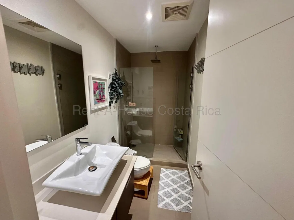 Se vende apartamento en San Rafael Escazú 27-53 - Venta en Escazú