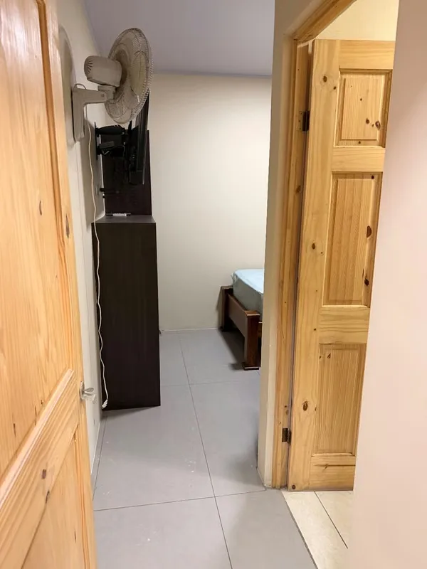 The apartment is rented studio, furnished, as seen in the photographs, for the person alone, the price already includes the public services included (luz-agua-cable-internet) has a ...