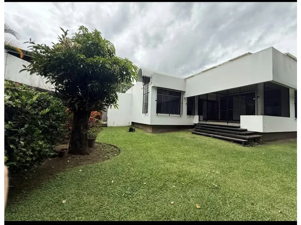 Casa de Lujo en Venta en Ulloa, Heredia | $800,000