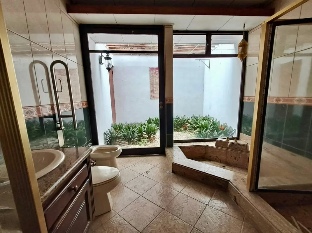 SE VENDE excelente Propiedad estratégicamente ubicada en Los Yoses, con uso de suelo mixto y múltiples alternativas de desarrollo, ideal para inversionistas y desarrolladores que ..., photo 3