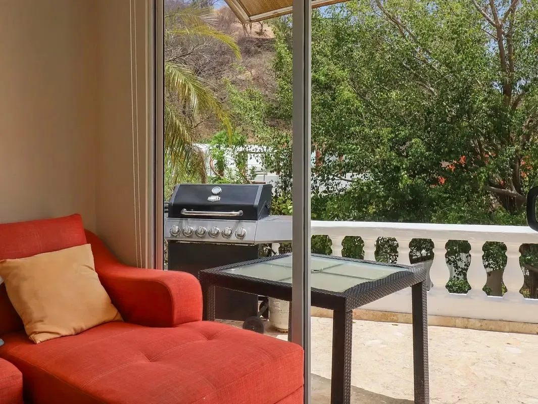 "Encaramada sobre Playas del Coco, Casa Perla es una casa con vista al mar de 3 habitaciones y 3 banos ubicada dentro de Okeanos, una intima comunidad cerrada de solo siete casas con ..., photo 3