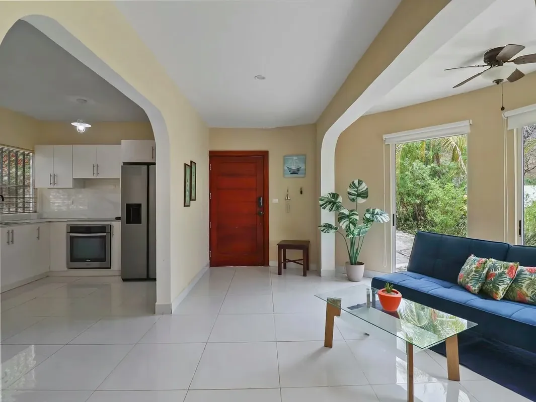 "Encaramada sobre Playas del Coco, Casa Perla es una casa con vista al mar de 3 habitaciones y 3 banos ubicada dentro de Okeanos, una intima comunidad cerrada de solo siete casas con ..., photo 7