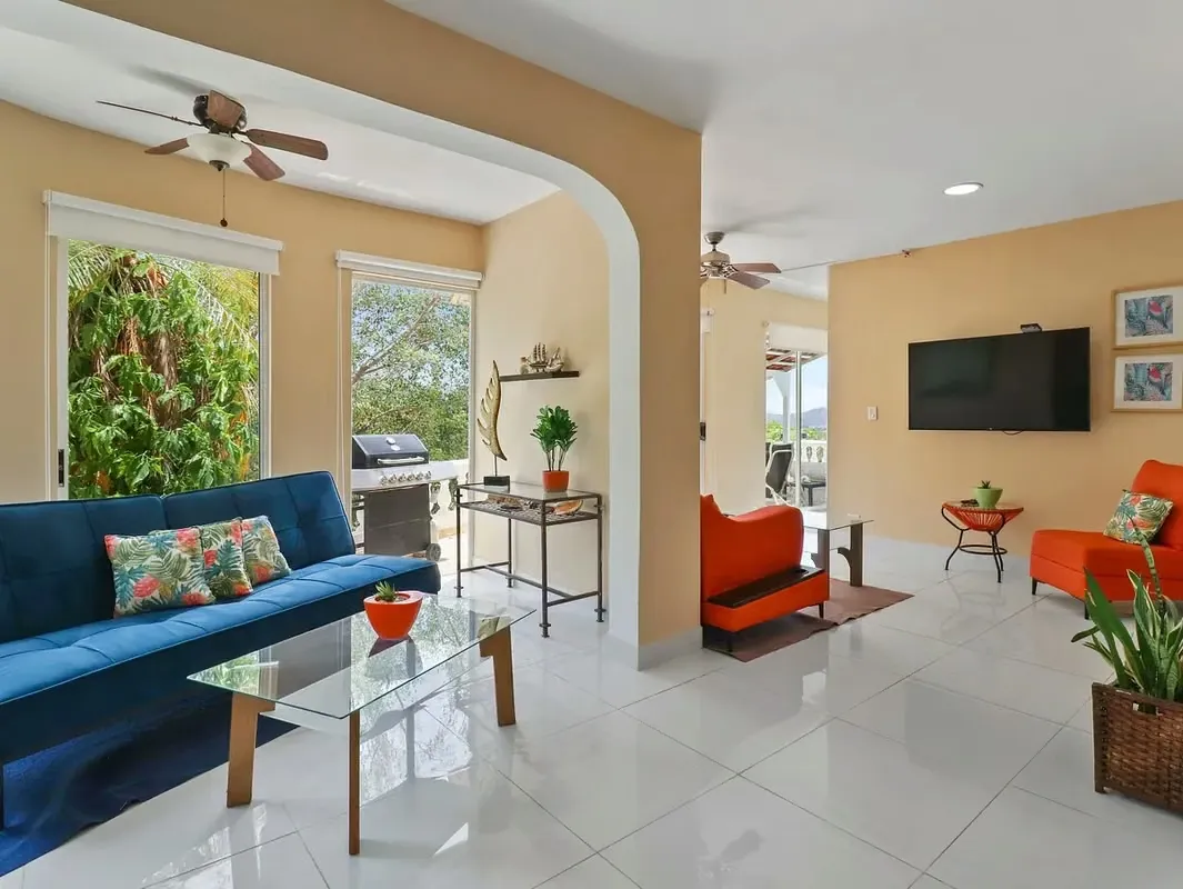 "Encaramada sobre Playas del Coco, Casa Perla es una casa con vista al mar de 3 habitaciones y 3 banos ubicada dentro de Okeanos, una intima comunidad cerrada de solo siete casas con ..., photo 9
