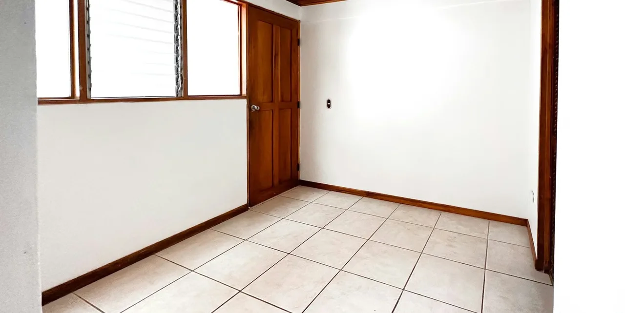 Amplia casa de un solo nivel cerca de los Laureles, San Rafael de Escazú, una de las zonas de mayor plusvalía del país. Esta residencia de un solo nivel evoca la calidez nostálgica ..., photo 13