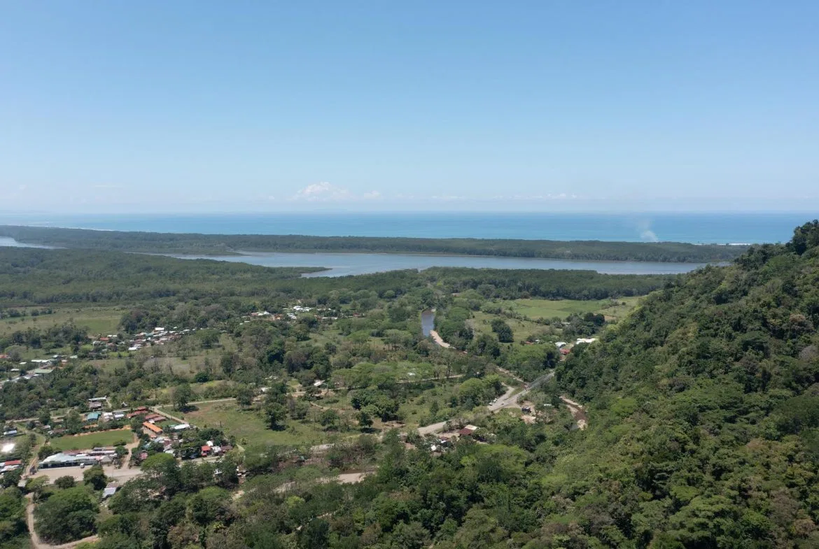 PROPERTY WITH WATERFALLS ACCESS, OCEAN, MOUNTAIN AND JUNGLE VIEWS – 75 ACRES, photo 7
