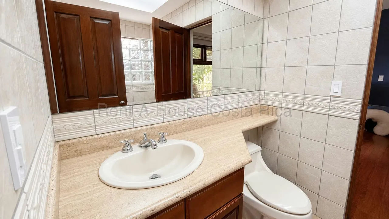 Amplia propiedad en venta en Lourdes de San Pedro, Montes de Oca, ubicada en una zona residencial de alta plusvalía, con acceso conveniente a comercios, centros educativos, servicios y ..., photo 14