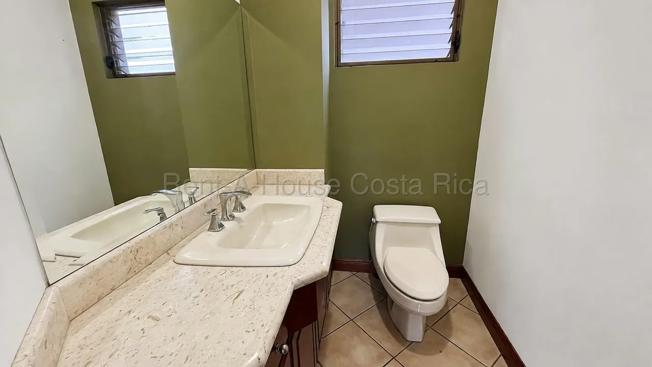 Amplia propiedad en venta en Lourdes de San Pedro, Montes de Oca, ubicada en una zona residencial de alta plusvalía, con acceso conveniente a comercios, centros educativos, servicios y ..., photo 8